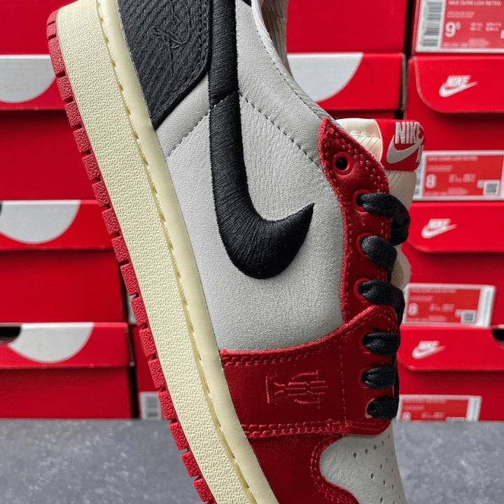 Air Jordan 1 Low Trophy Room Away