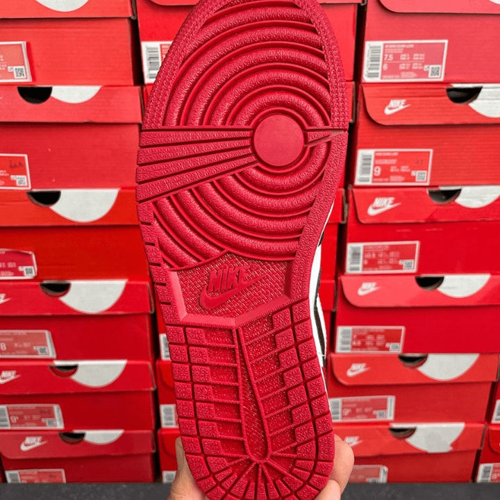 Air Jordan 1 Low Bred Toe