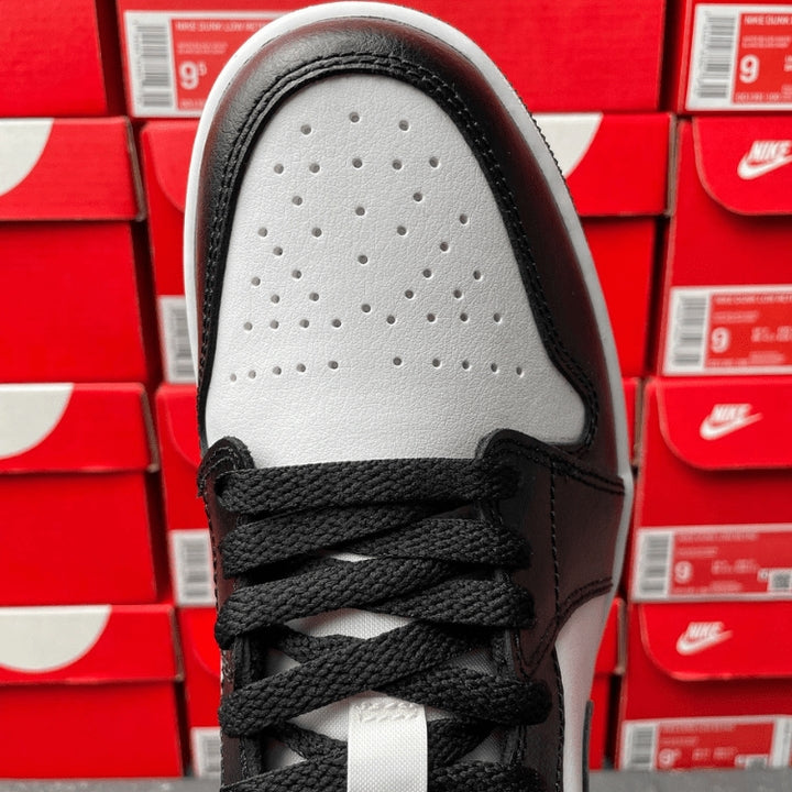 Air Jordan 1 Low Panda Edition