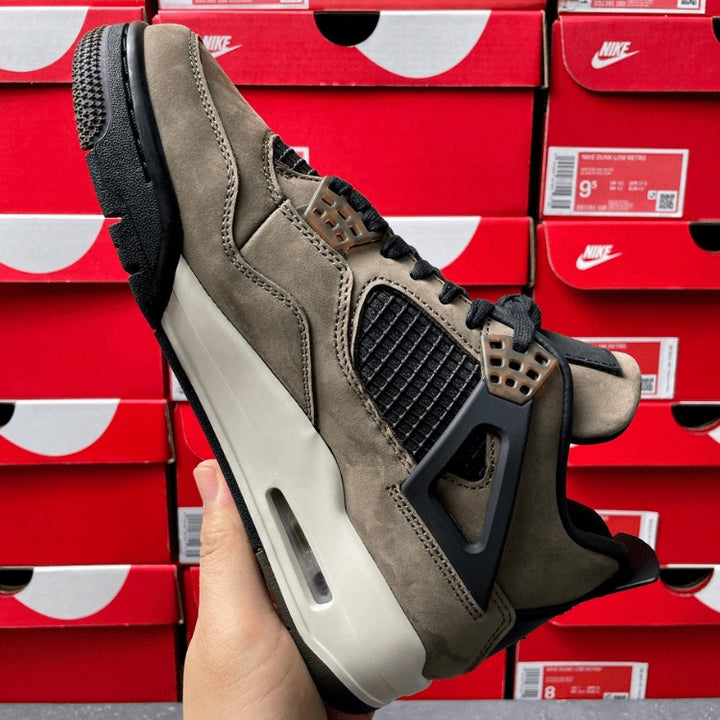 Air Jordan 4 Retro X Travis Scott