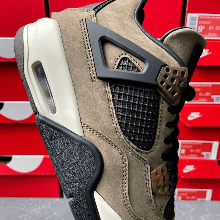 Air Jordan 4 Retro X Travis Scott