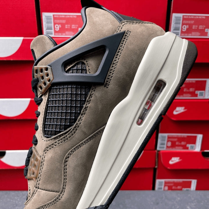 Air Jordan 4 Retro X Travis Scott