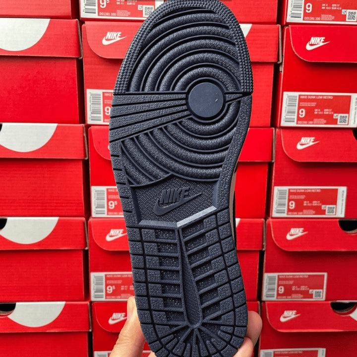 Air Jordan 1 Retro High OG Obsidian