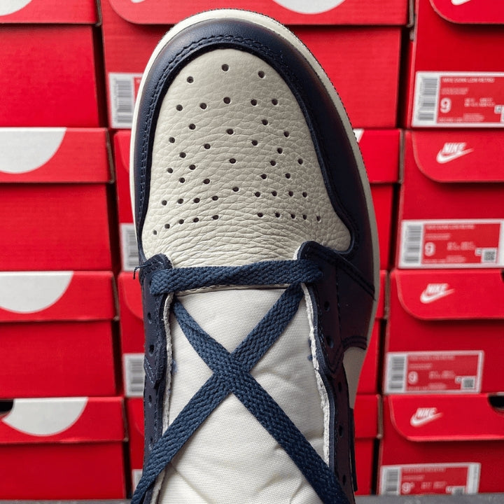 Air Jordan 1 Retro High OG Obsidian