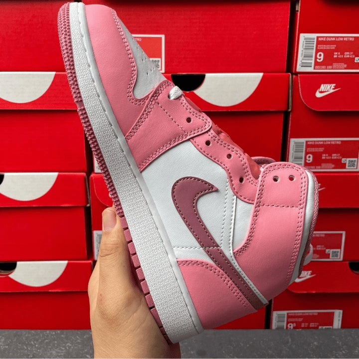 Air Jordan 1 Mid Valentines Day