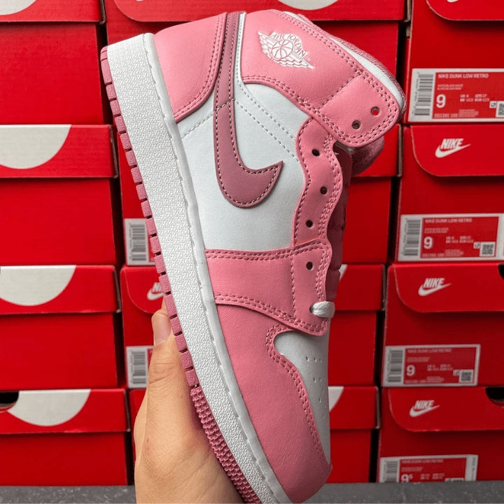 Air Jordan 1 Mid Valentines Day