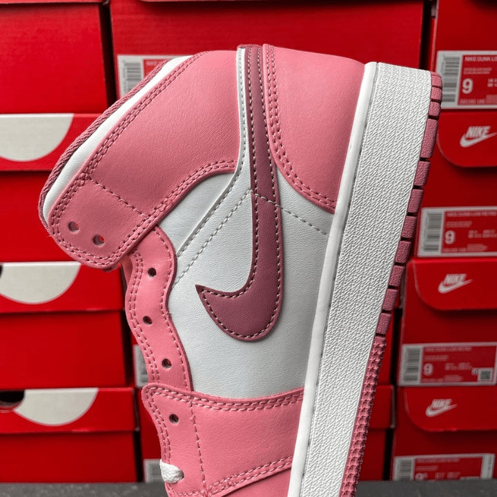 Air Jordan 1 Mid Valentines Day