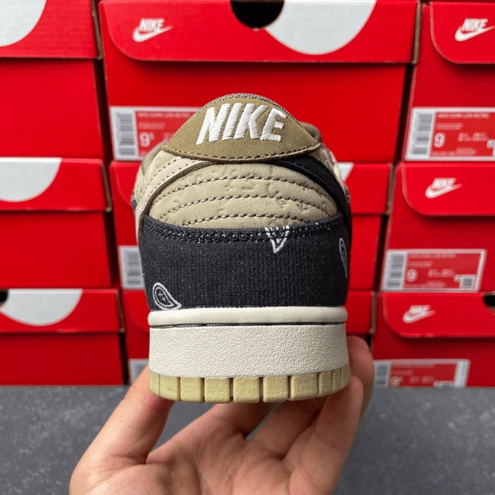 Dunk Low SB x Travis Scott "Cactus Jack"