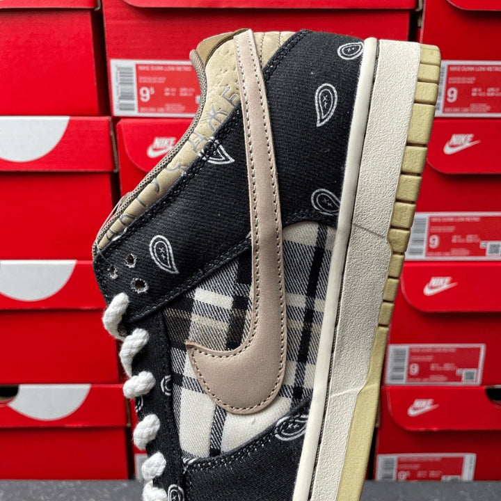 Dunk Low SB x Travis Scott "Cactus Jack"