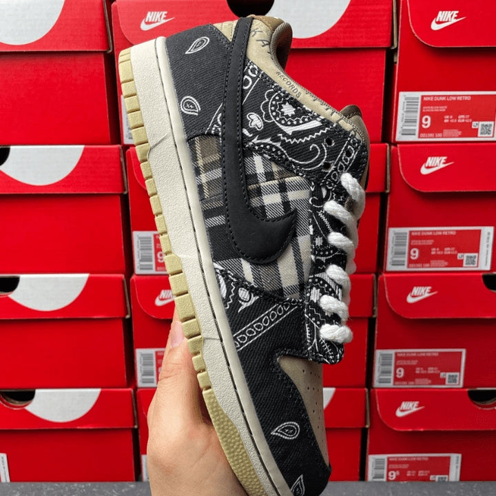 Dunk Low SB x Travis Scott "Cactus Jack"
