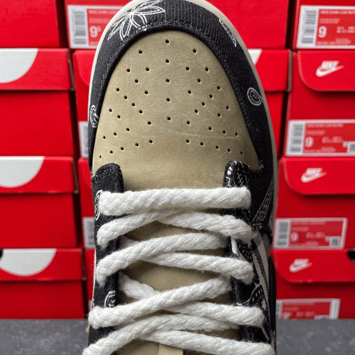Dunk Low SB x Travis Scott "Cactus Jack"