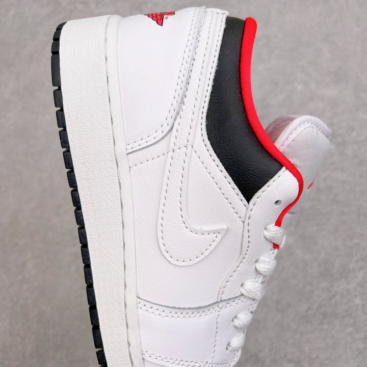 Air Jordan 1 Low Chicago Home