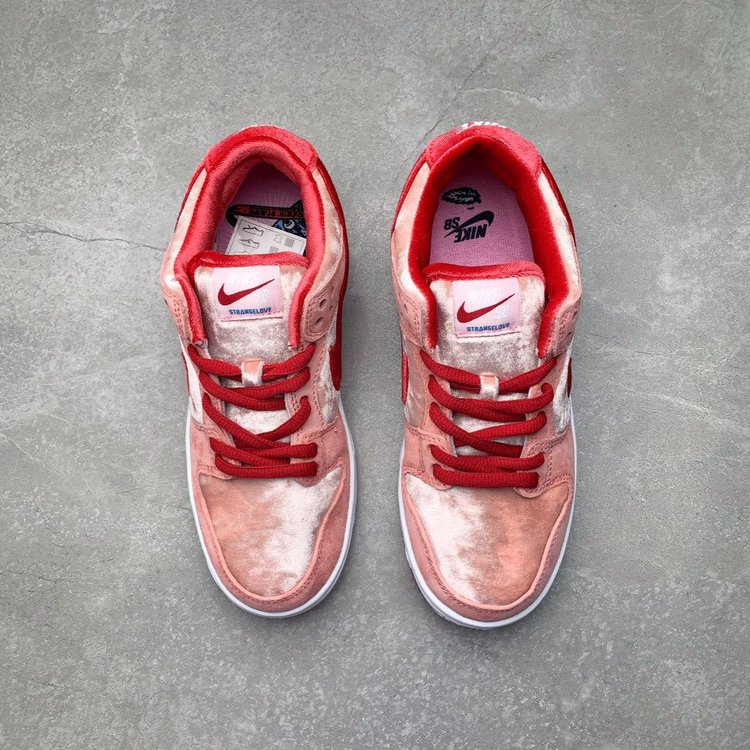 Dunk SB Low Strangelove