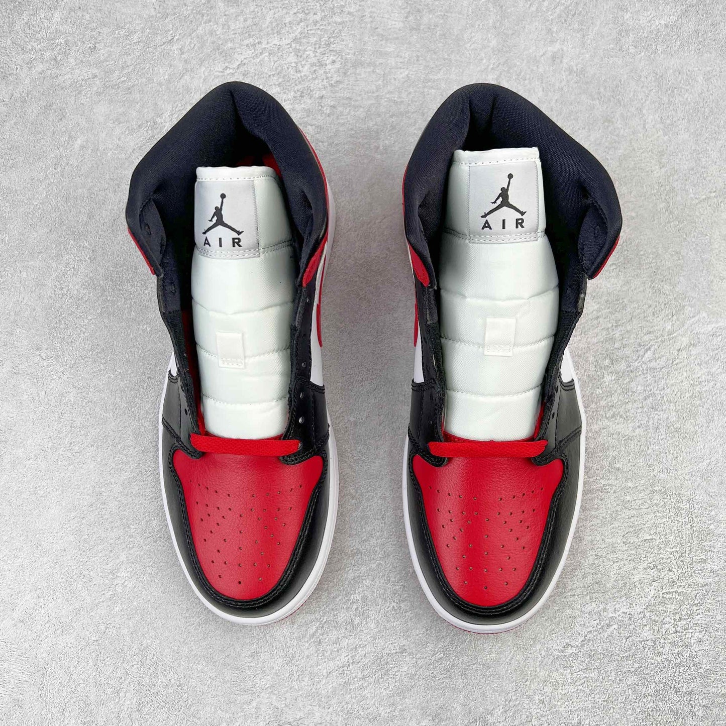 Air Jordan 1 Mid Alternate Bred Toe