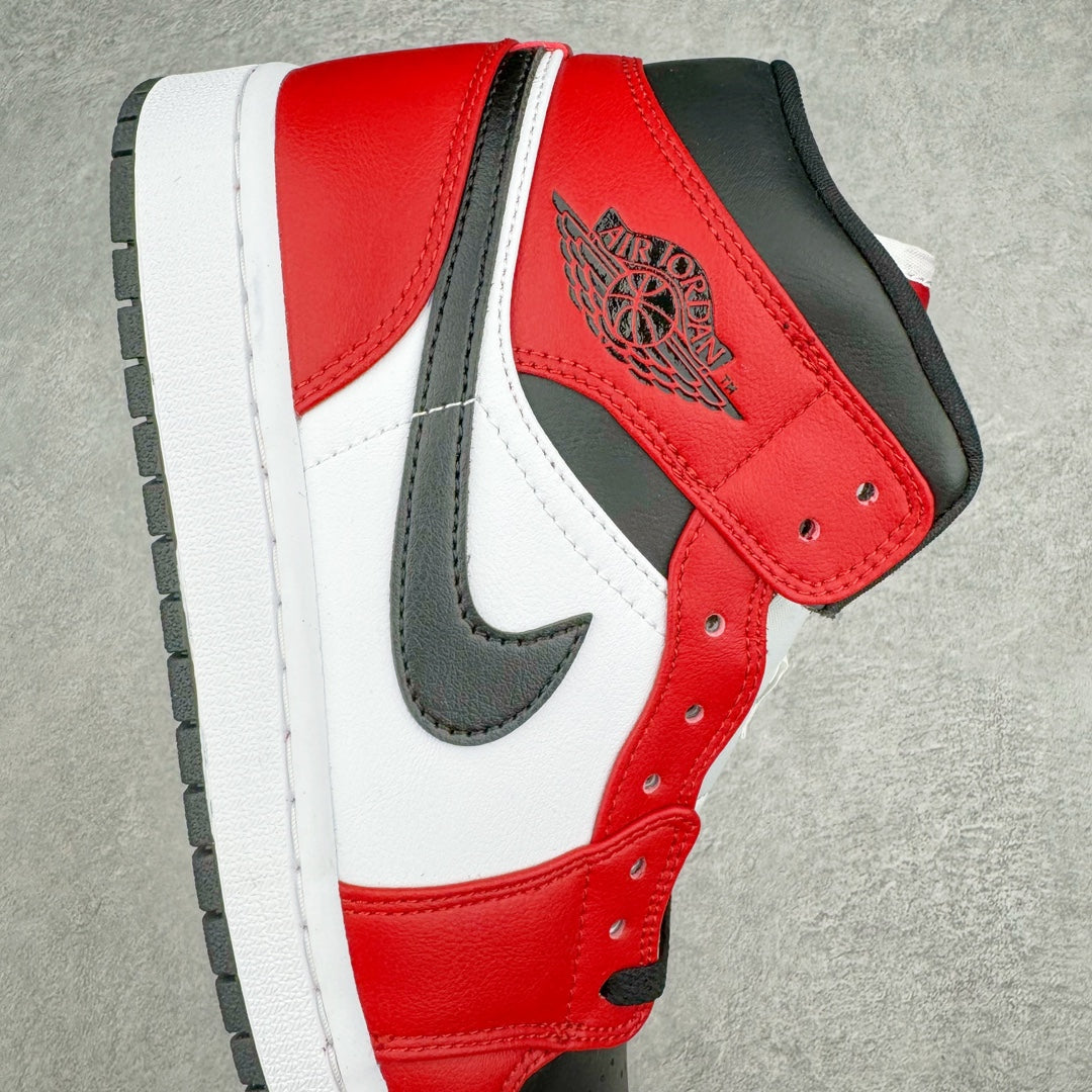 Air Jordan 1 Mid Chicago