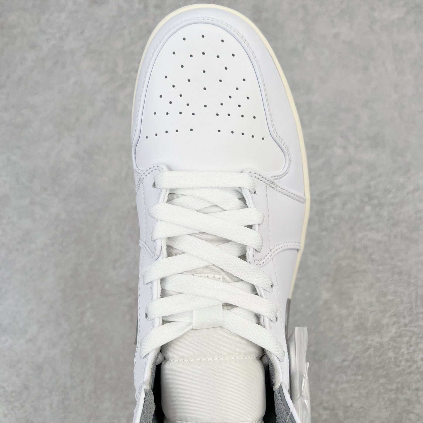 Air Jordan 1 Mid Neutral Grey