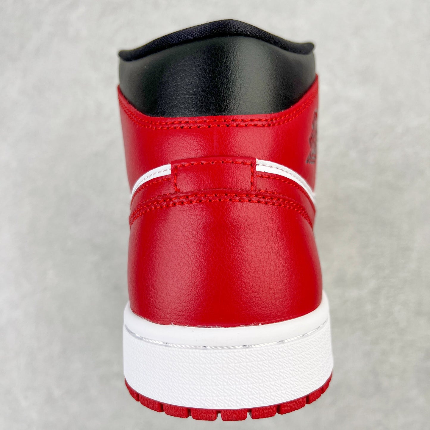 Air Jordan 1 Mid Alternate Bred Toe