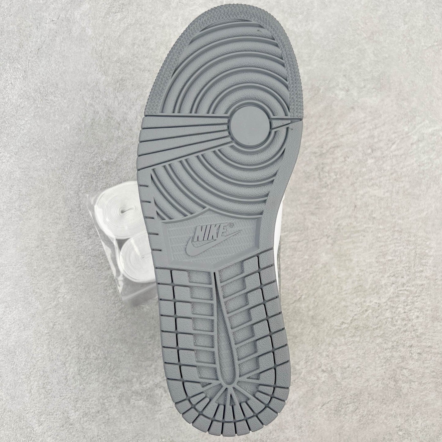 Air Jordan 1 Mid Neutral Grey