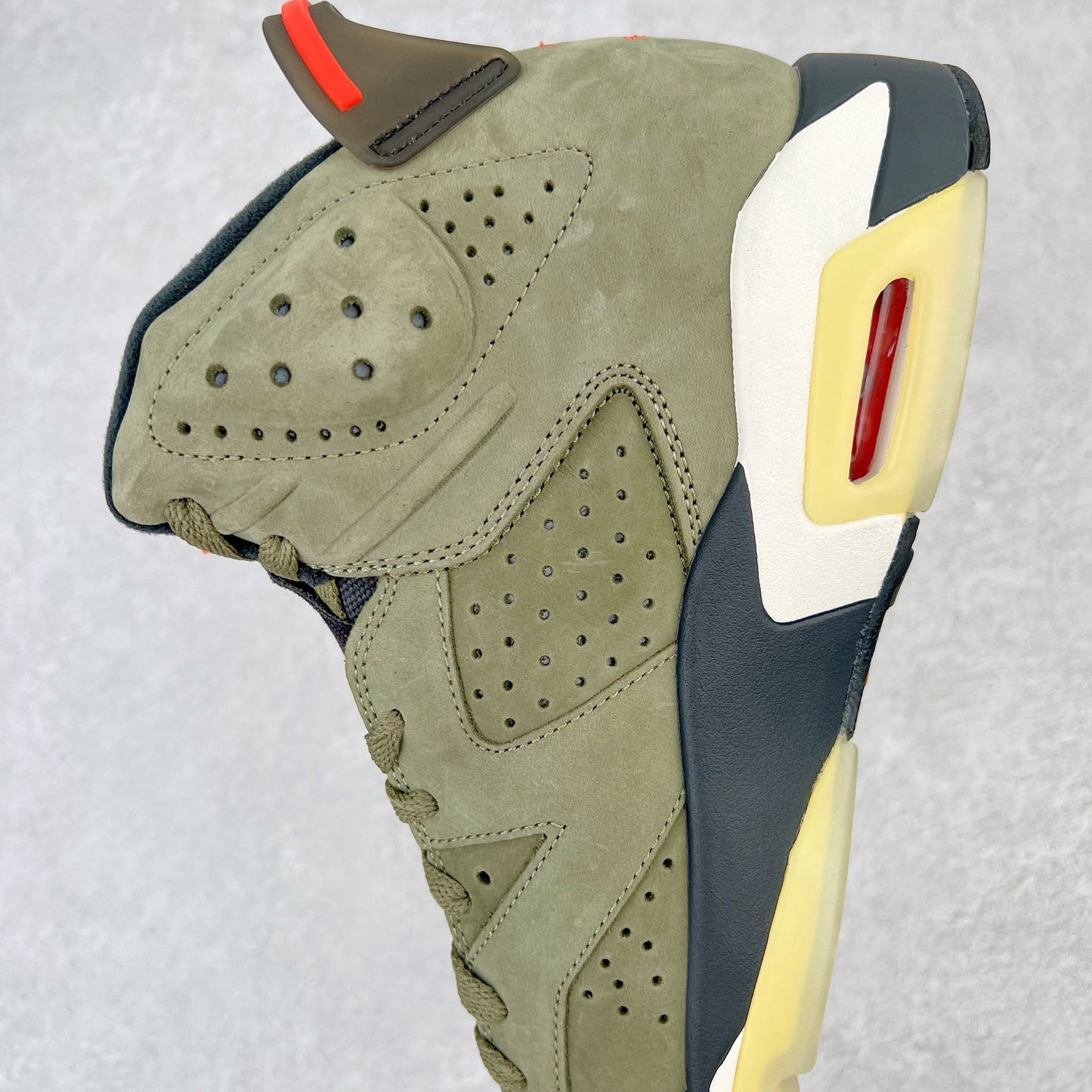 Air Jordan 6 Retro x Travis Scott - Medium Olive