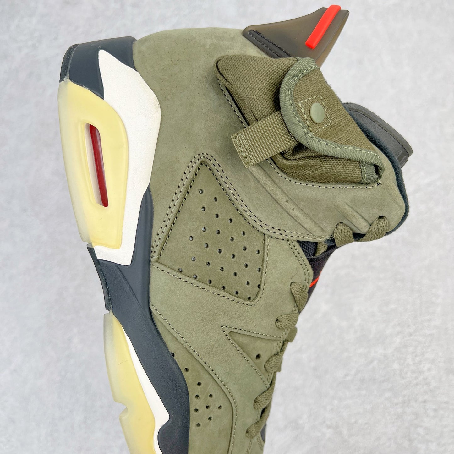Air Jordan 6 Retro x Travis Scott - Medium Olive
