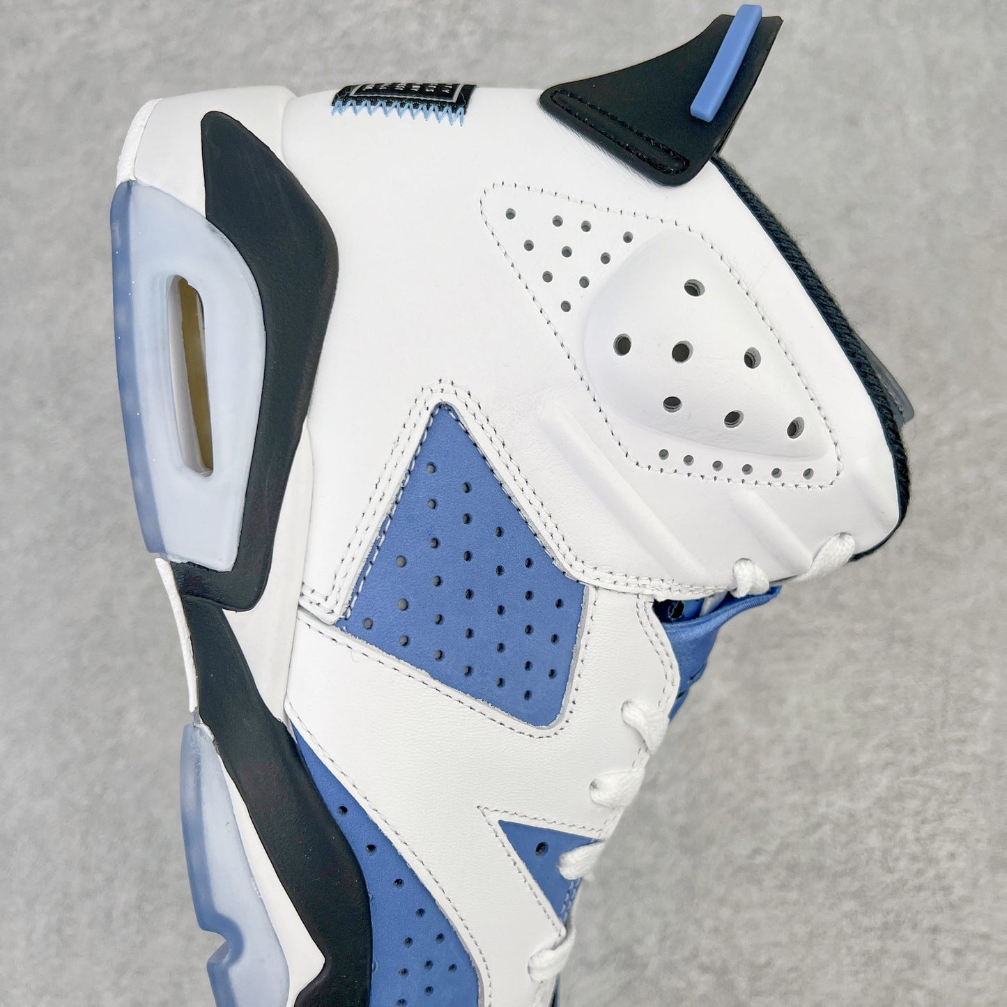 Air Jordan 6 Retro University Blue
