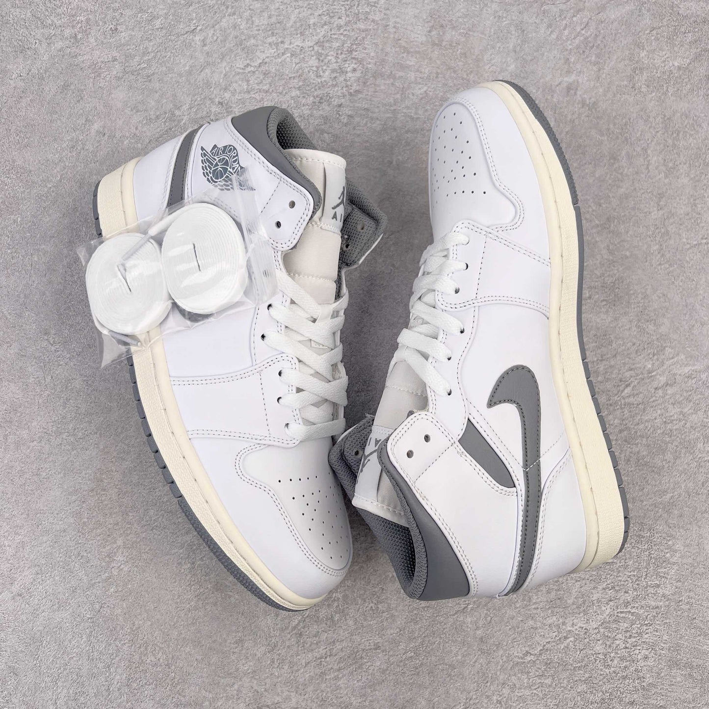 Air Jordan 1 Mid Neutral Grey