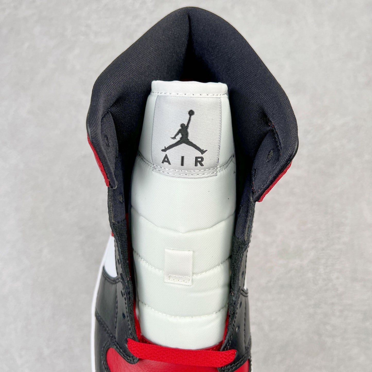 Air Jordan 1 Mid Alternate Bred Toe