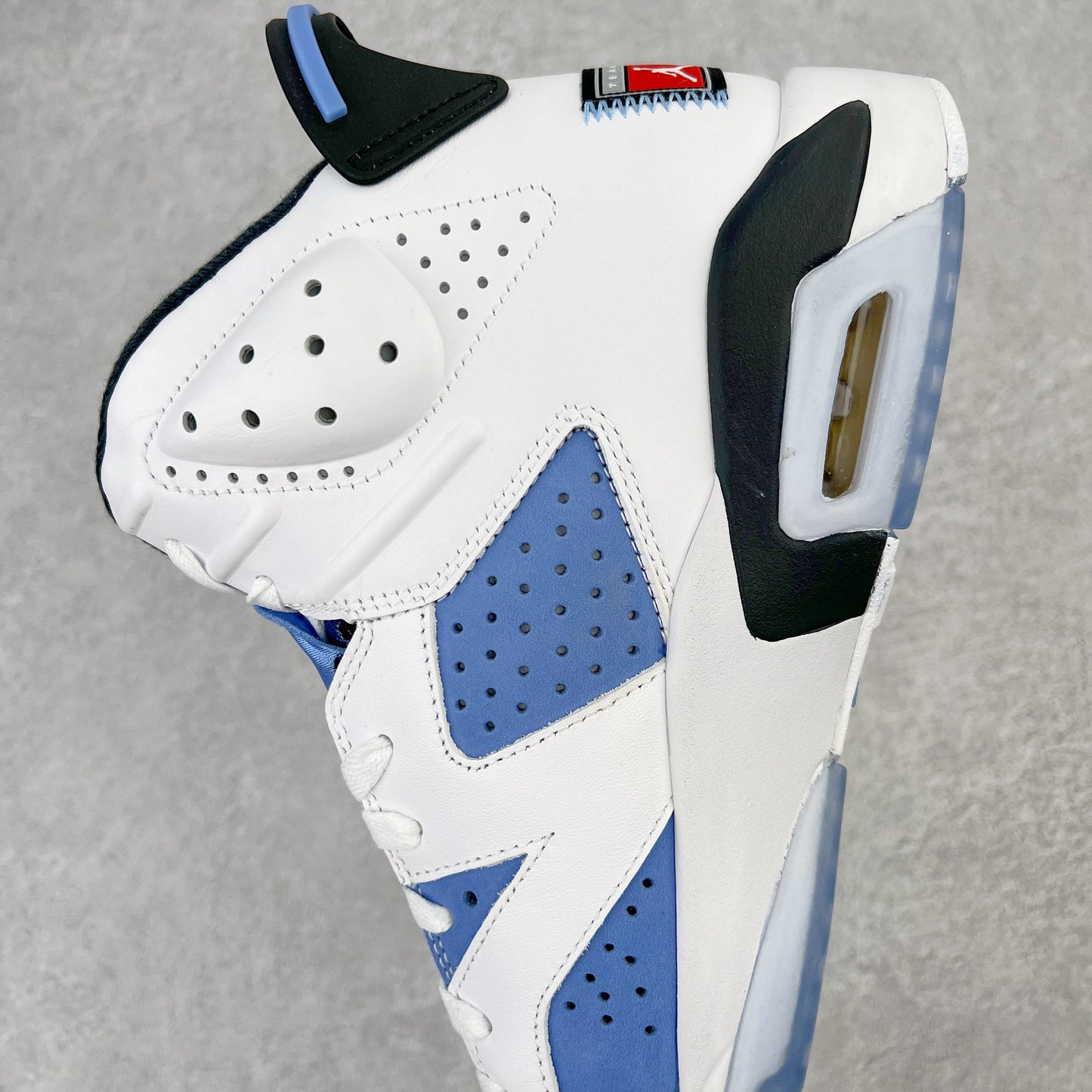 Air Jordan 6 Retro University Blue