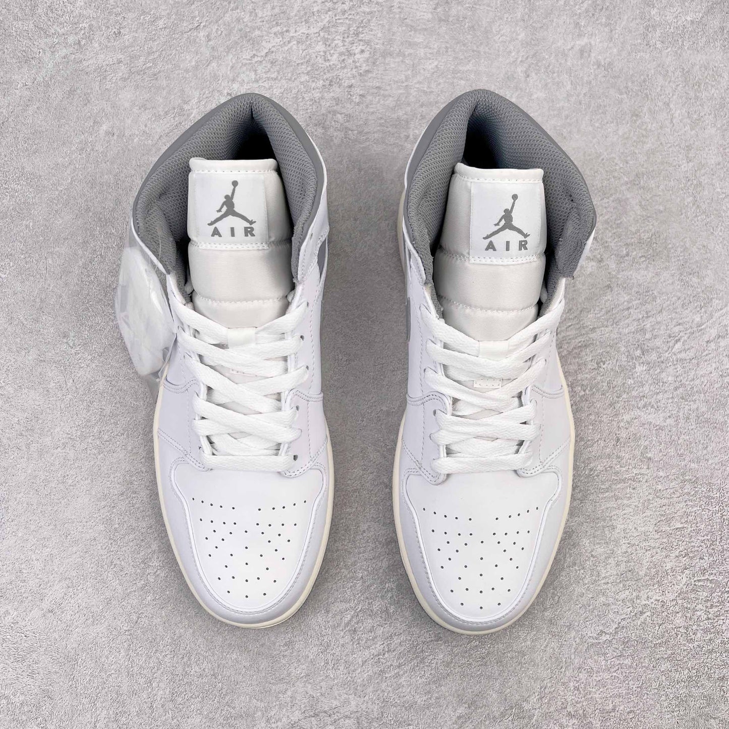 Air Jordan 1 Mid Neutral Grey