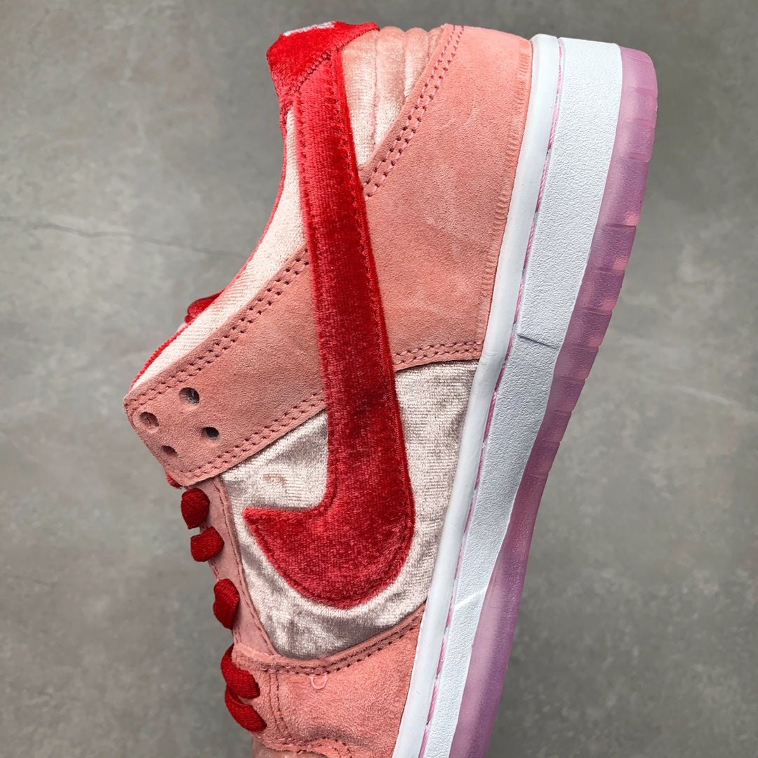 Dunk SB Low Strangelove