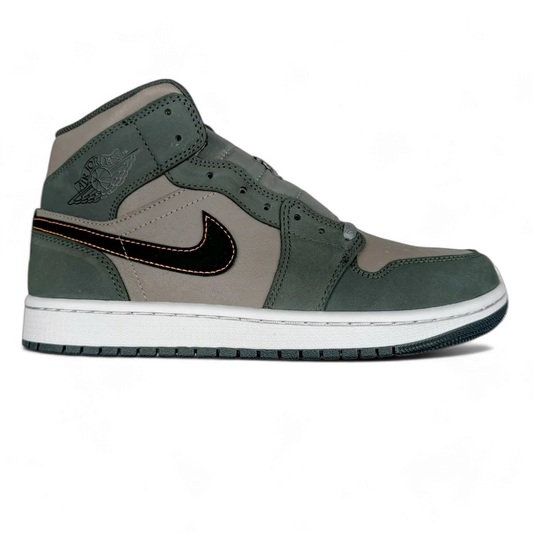 Air Jordan 1 Mid SE Night Stadium