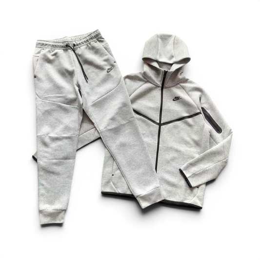 Conjunto de Moletom Nike Tech Fleece Cinza