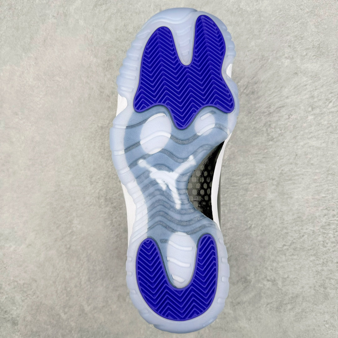 Air Jordan 11 Retro Concord