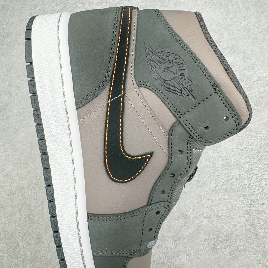 Air Jordan 1 Mid SE Night Stadium